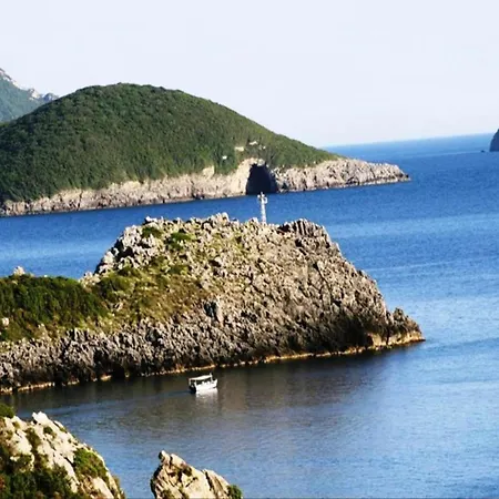 In Corfu Near The Sea ליאפאדס